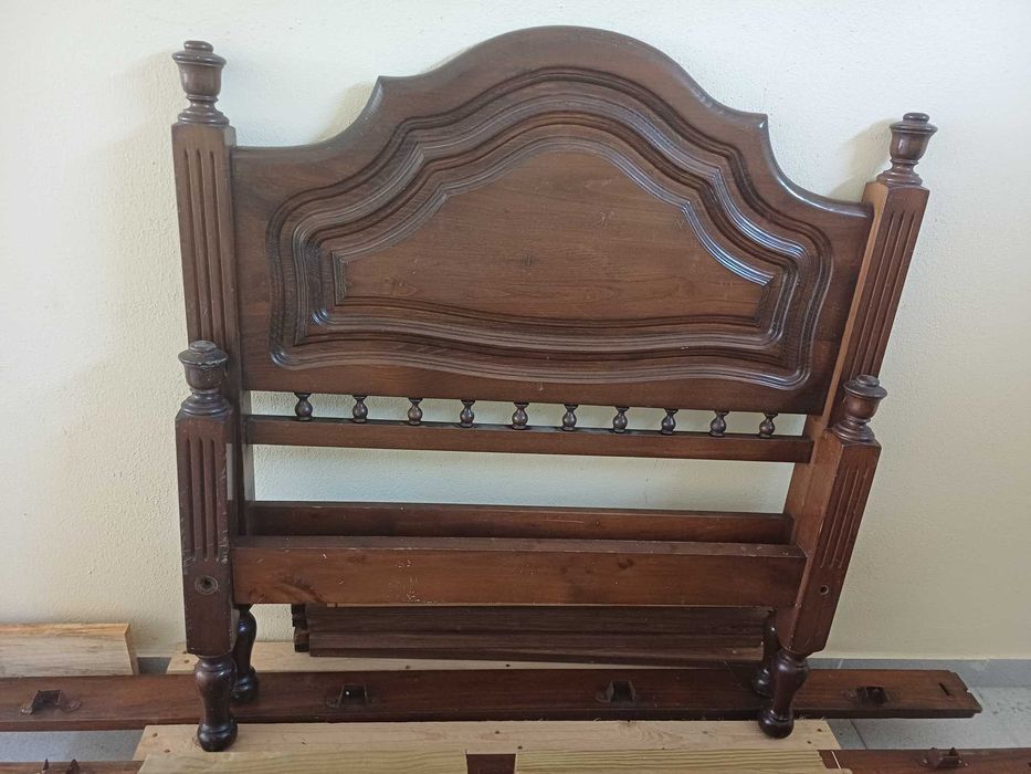 Camas Madeira Antiga de Solteiro