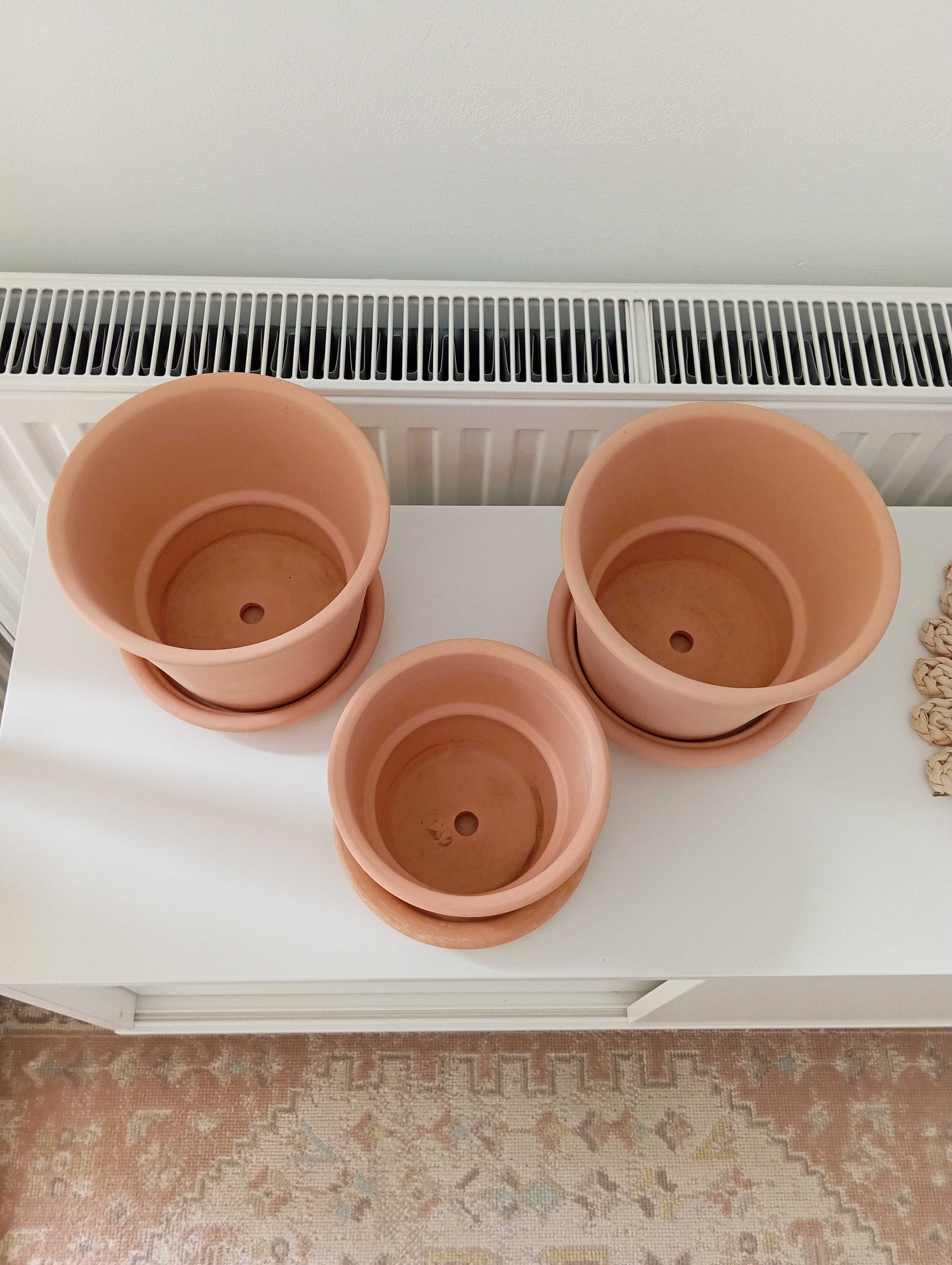 Doniczki terakotowe z podstawkami IKEA Muskotblomma