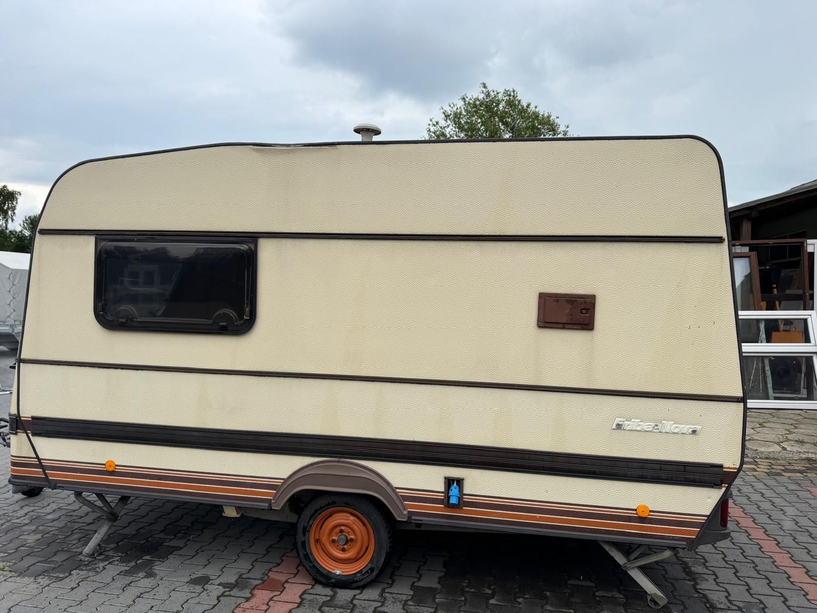 Przyczepa kempingowa Eriba Nova Hymer