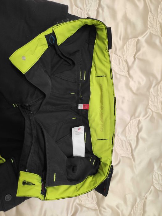 Krótkie spodenki robocze Engelbert Strauss Motion 2020 r. 50 bdb