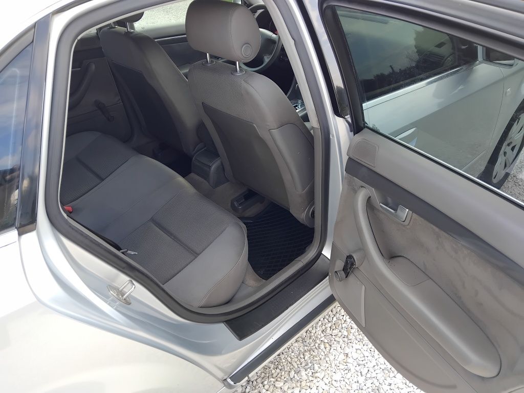 Ładne AUDI A4B6*2.0+GAZ(Sekwencja)*Bez RDZY*SEDAN*Wyposażony*AUTOMAT