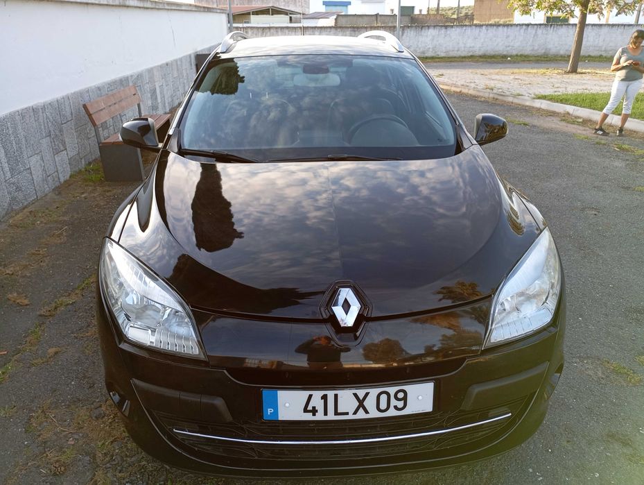 Megane 2011 venda por motivo de viajem