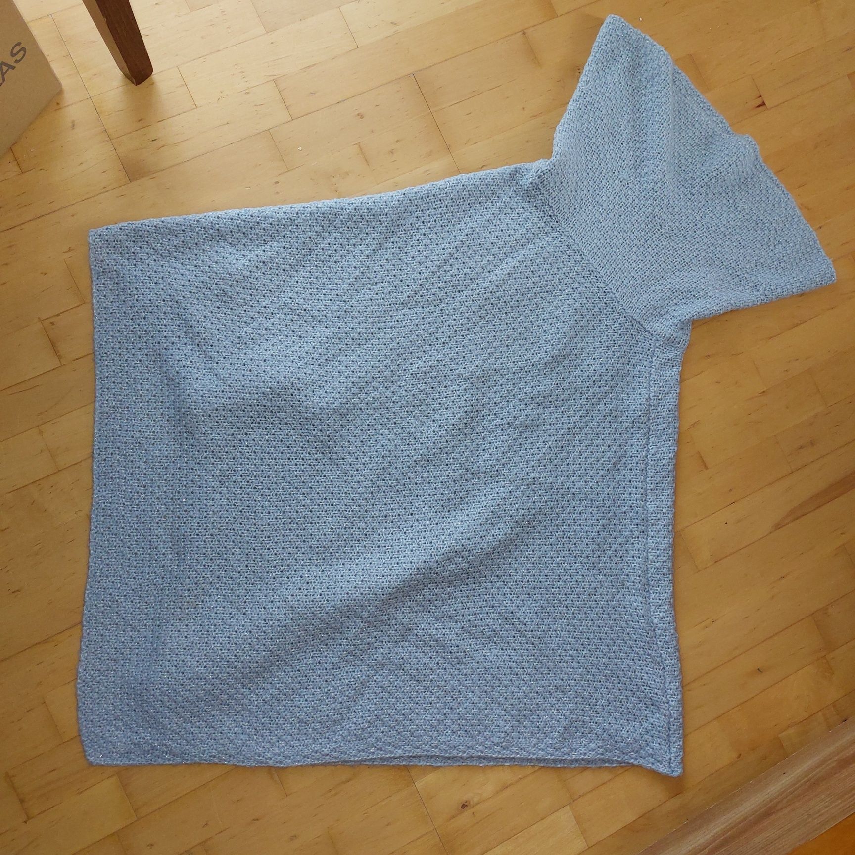 Narzutka sweter roz 38 M jasnoniebieska