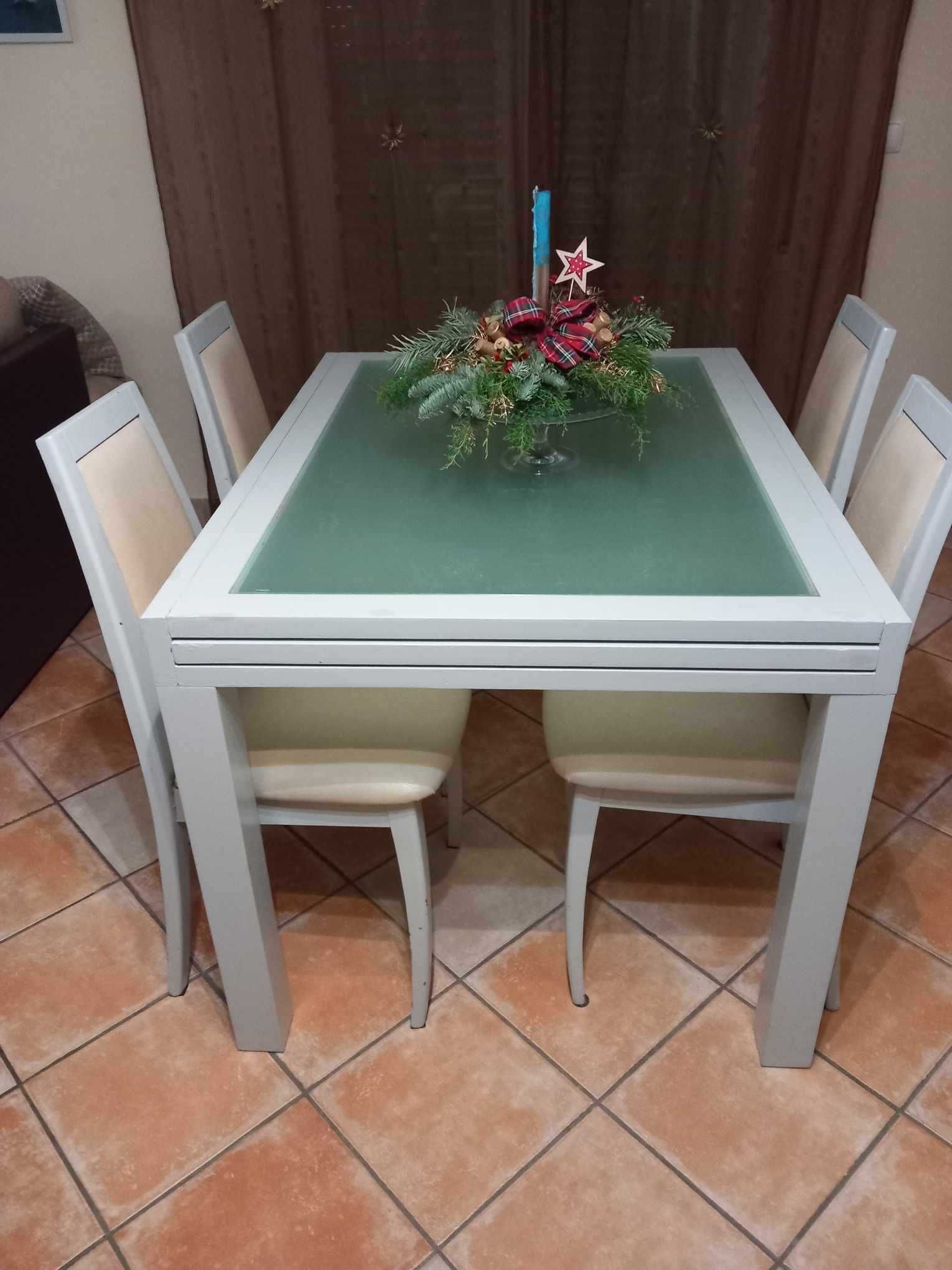 Conjunto de sala ( aparador, mesa e cadeiras)