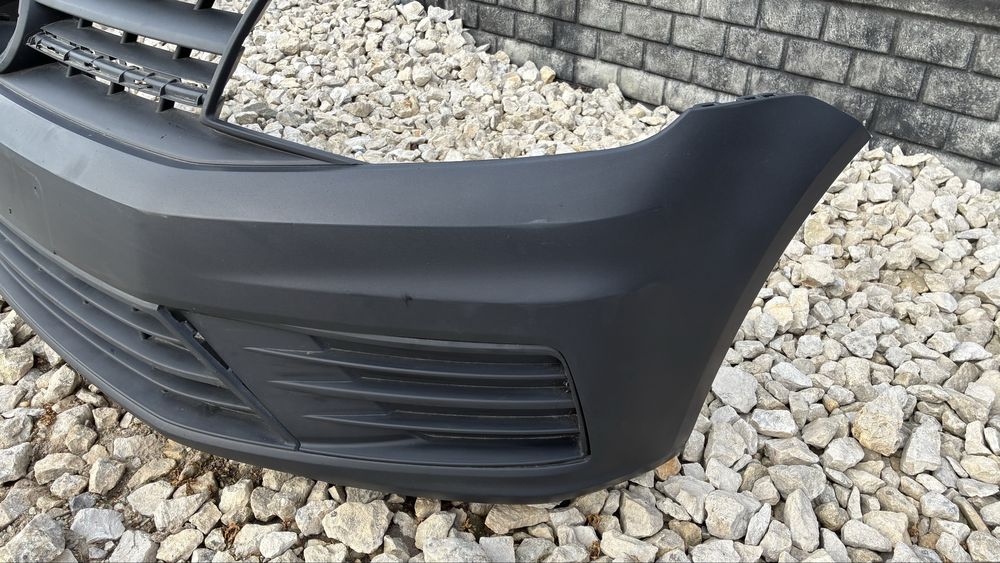 Zderzak przedni bez otworów VW Caddy III 2K5 FL lift 15- oryginal