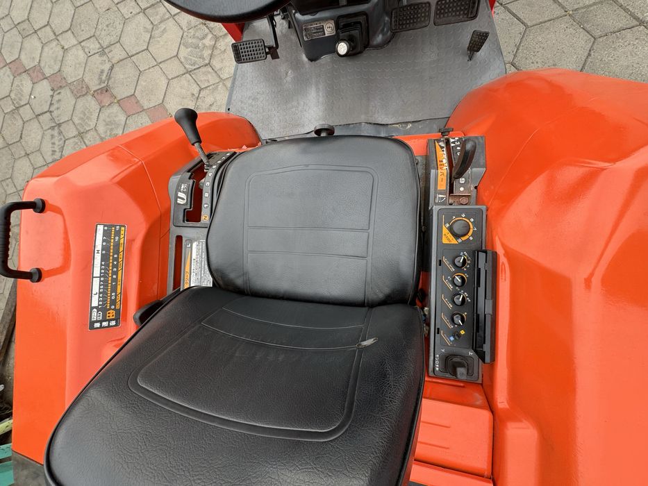 Kubota GL-23 с фронтальным погрузчиком мино-трактор