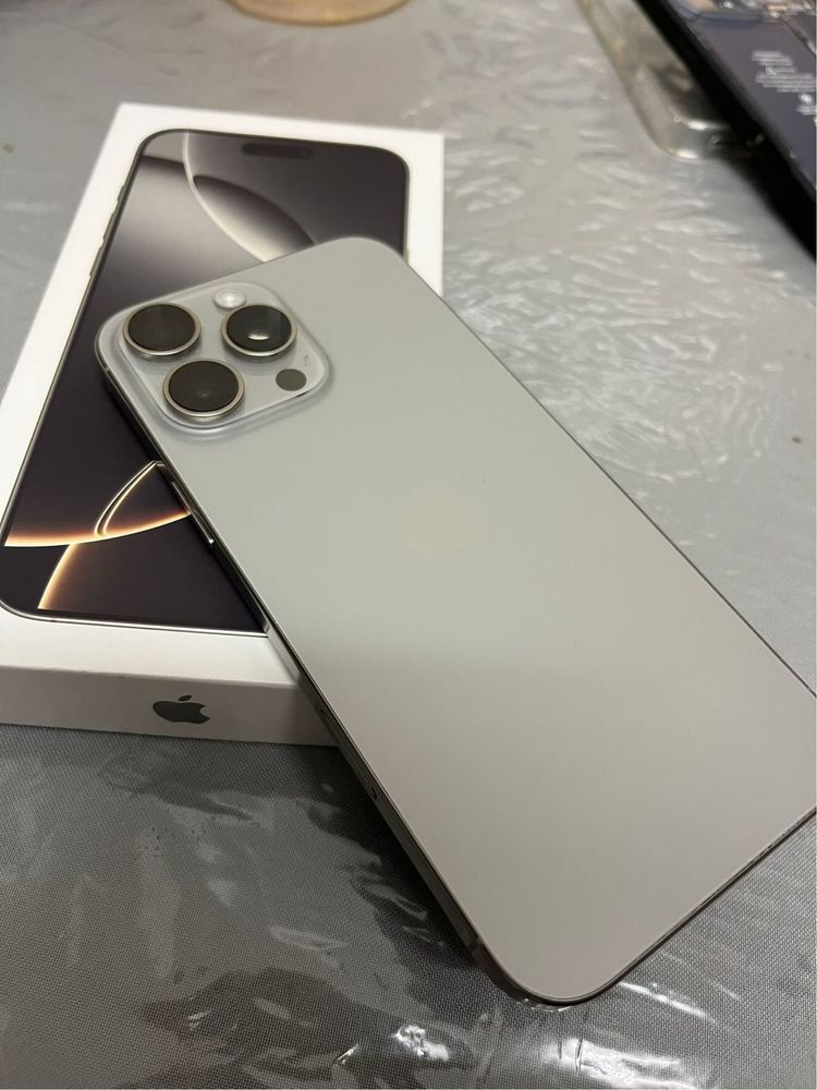 Vendo Iphone 16 pro max 256