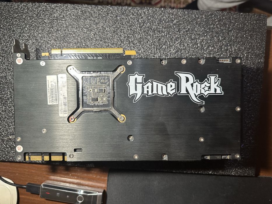 Продам видеокарту Palit gamerock 1080ti premium edition