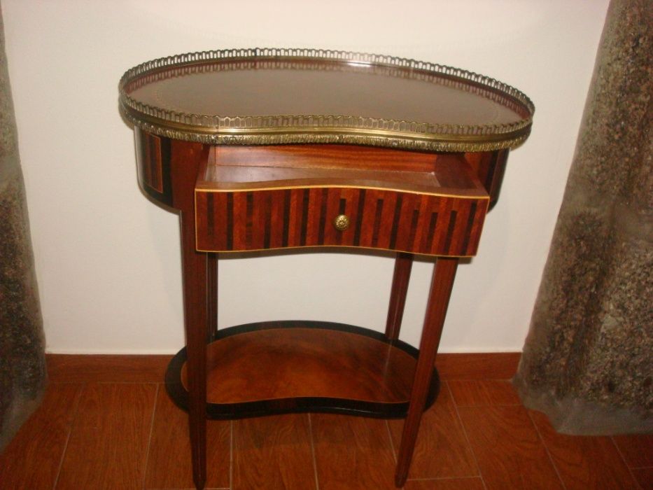 Mesinha nova peça única