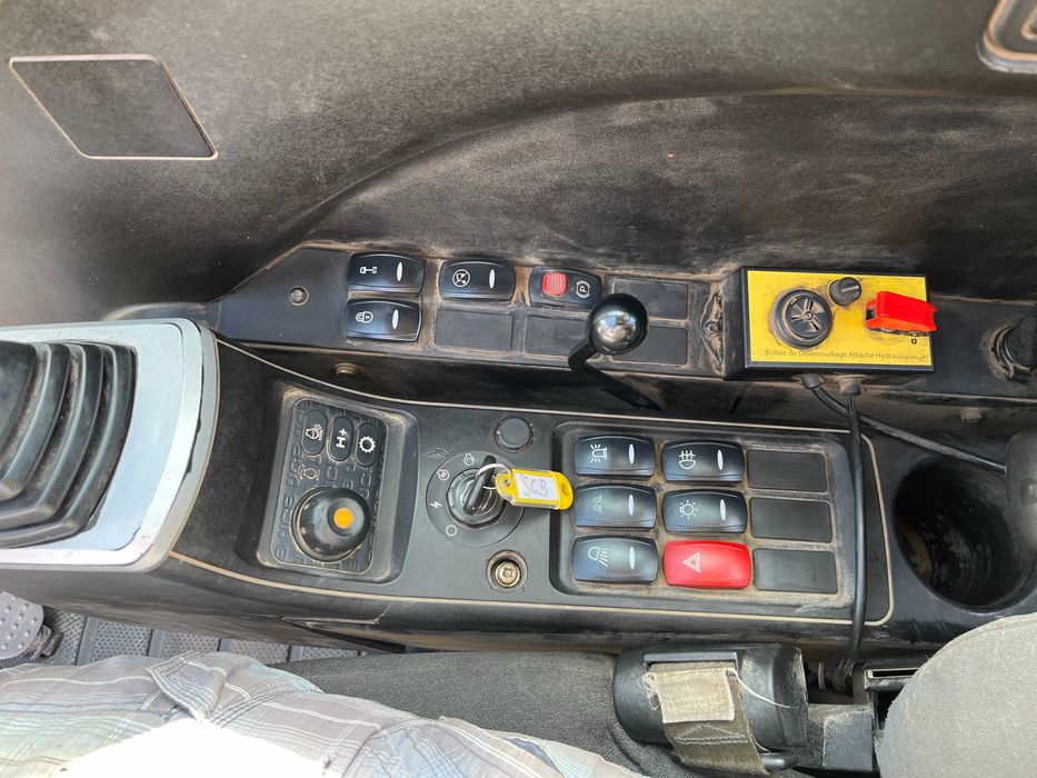 JCB JS145w, koparka kołowa