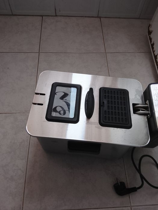 Vendo em bom estado,, fritadeira elétrica valor 50€