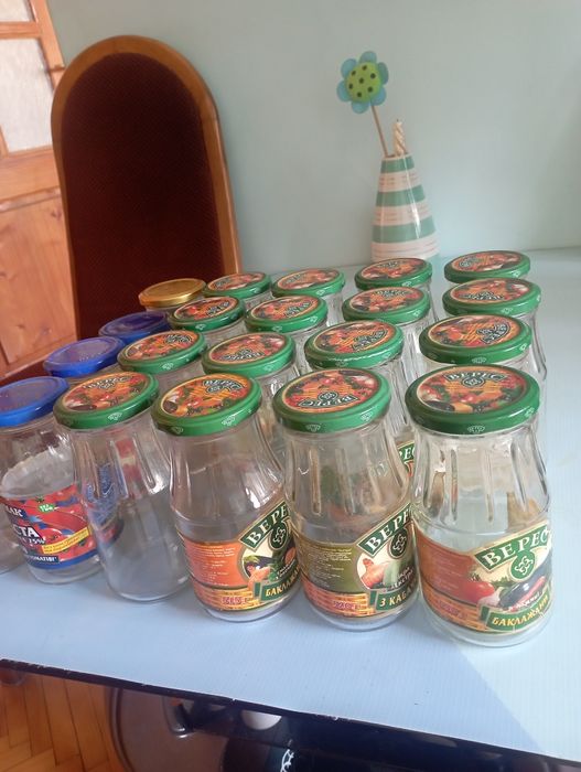 Банки скляні на закрутку