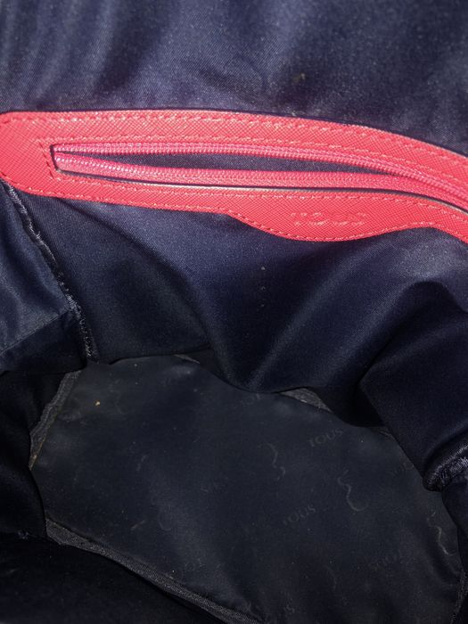 Mochila Tous com pega de mão e alcas com bolso exterior e tres interio