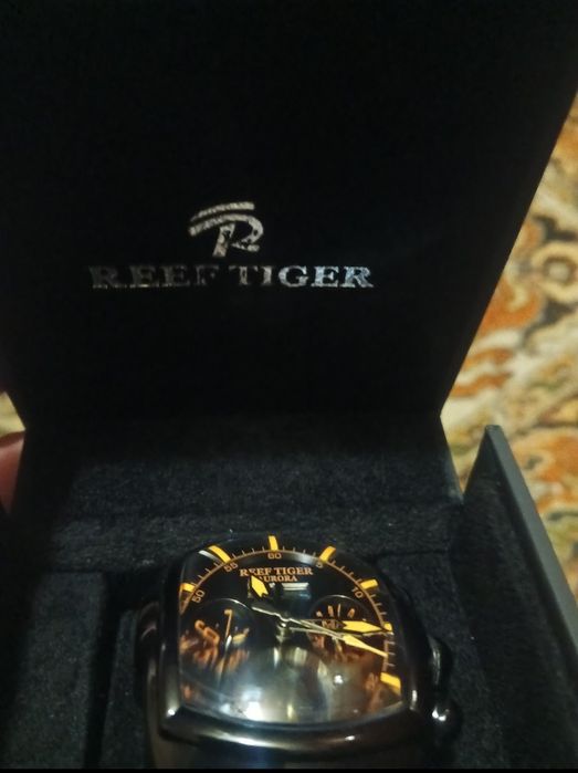 Чоловічий годинник Reef Tiger Aurora Tank 2 Automatic Black 100m Крупн