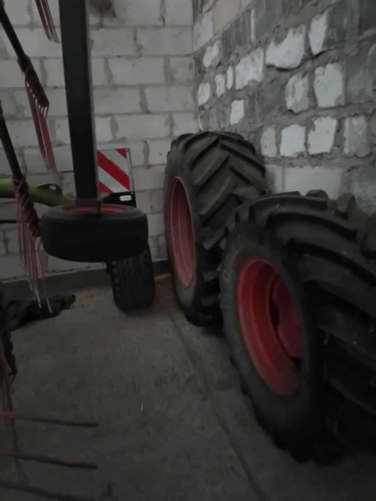 Class axos 340CX + dwa komplety kół. Przedni TUZ