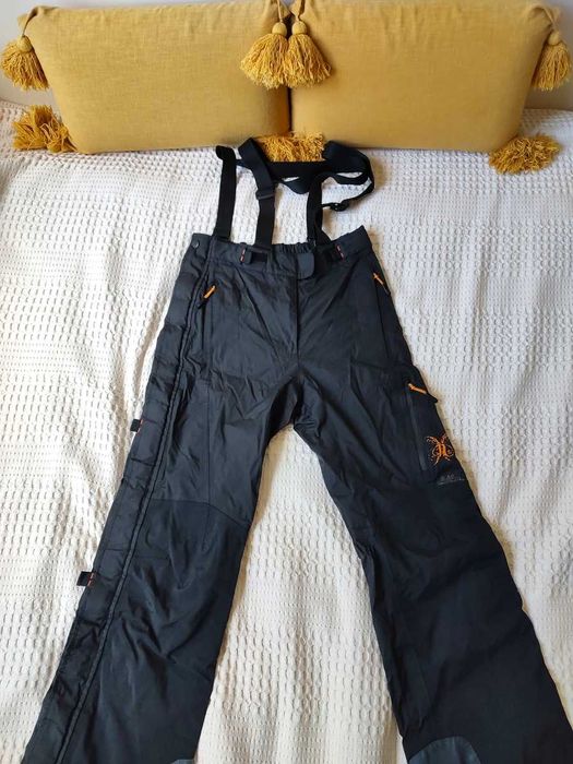 Czarne spodnie narciarskie z szelkami snowboard - rozmiar S
