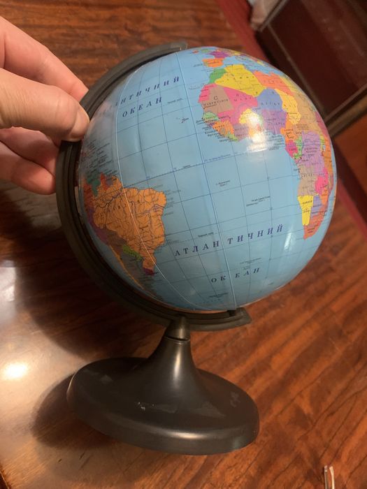 Глобус для учёбы или интерьера, диаметр 16 см.