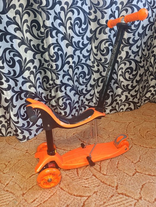 Самокат-беговел 3в1 новий