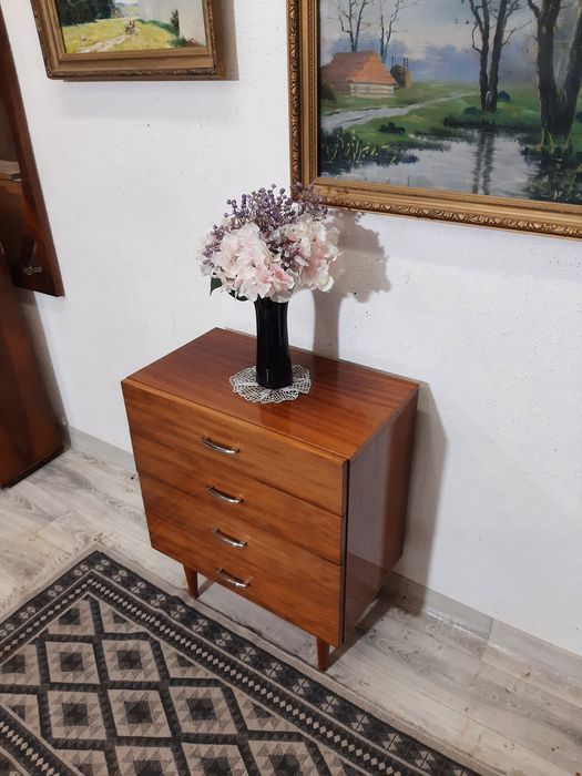 Mała komoda vintage