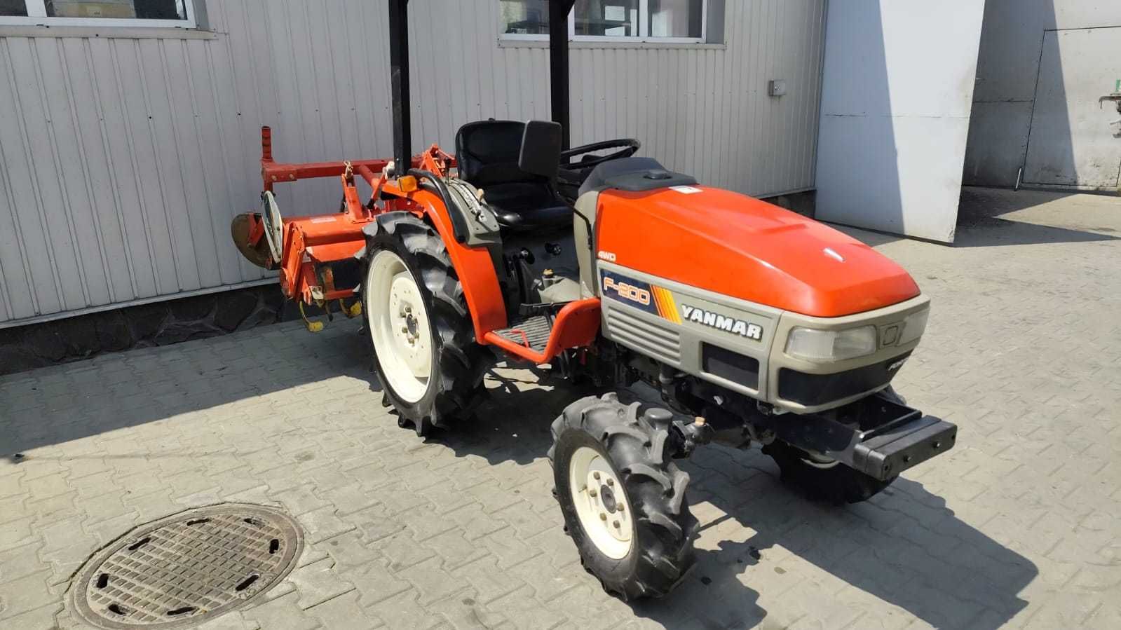 Japoński traktorek Yanmar F 200 z glebogryzarką 4x4 20 km