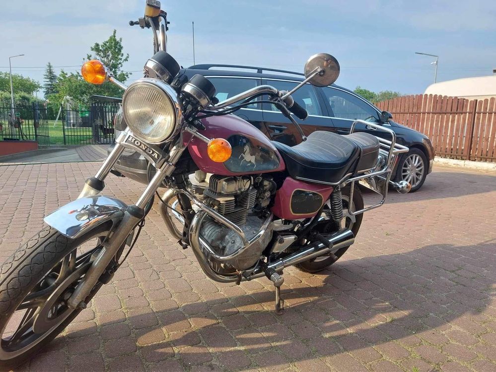 Motocykl Honda CM 400