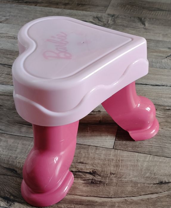 Krzesełko, taboret dla dziecka, pierwsze krzesełko