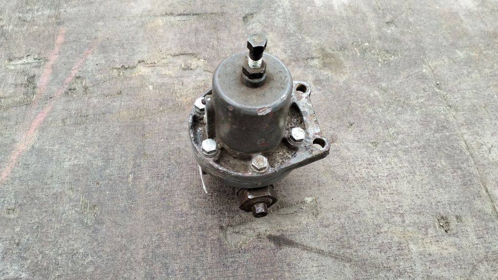 Regulator ciśnienia powietrza MF 255 ursus Massey Ferguson