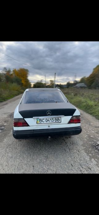 Mercedes-Benz W124