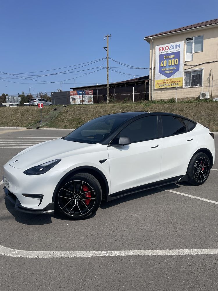 Tesla Y 2023 Long Range Dual Motor AWD