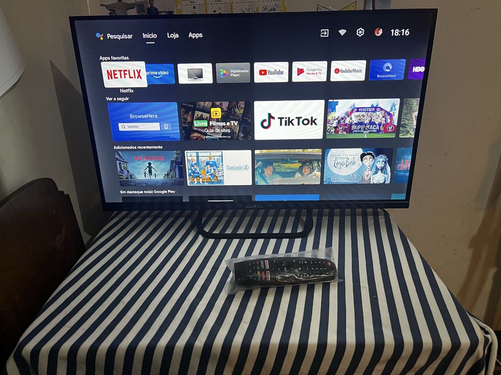 Tv Smart 32 com suporte de parede