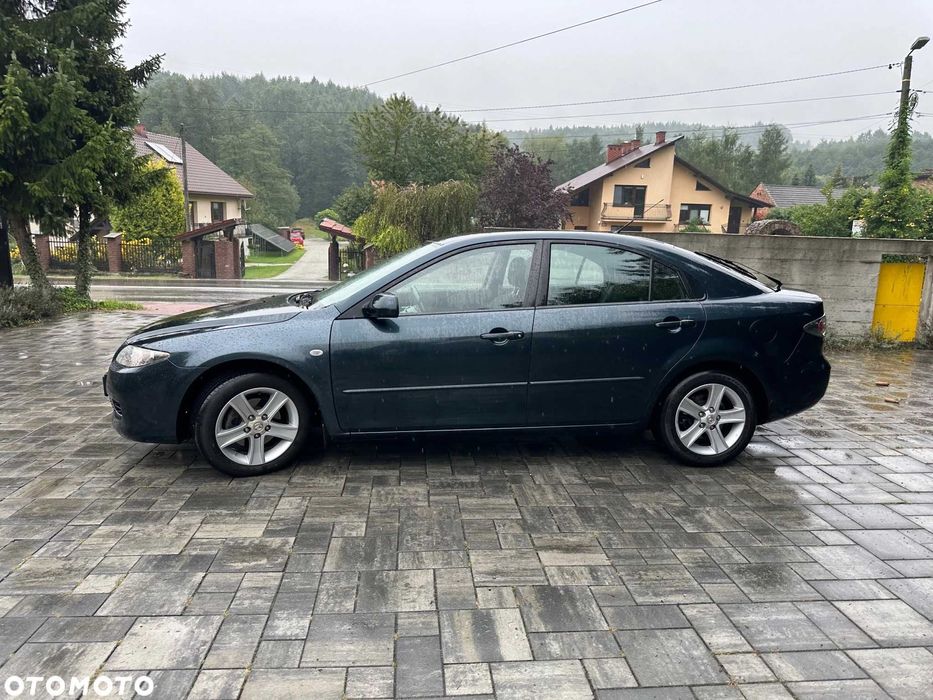 Samochód osobowy MAzda