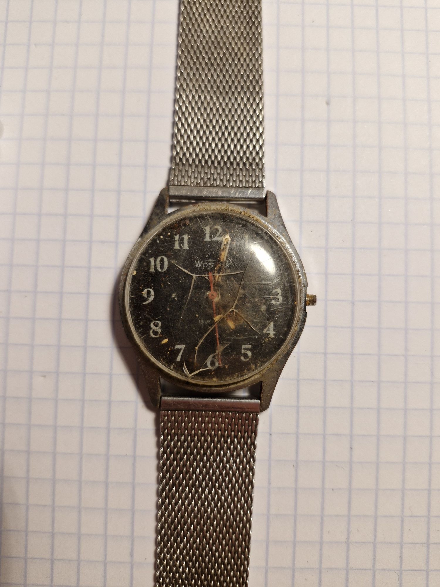 Zegarek wostok na metalowym pasku