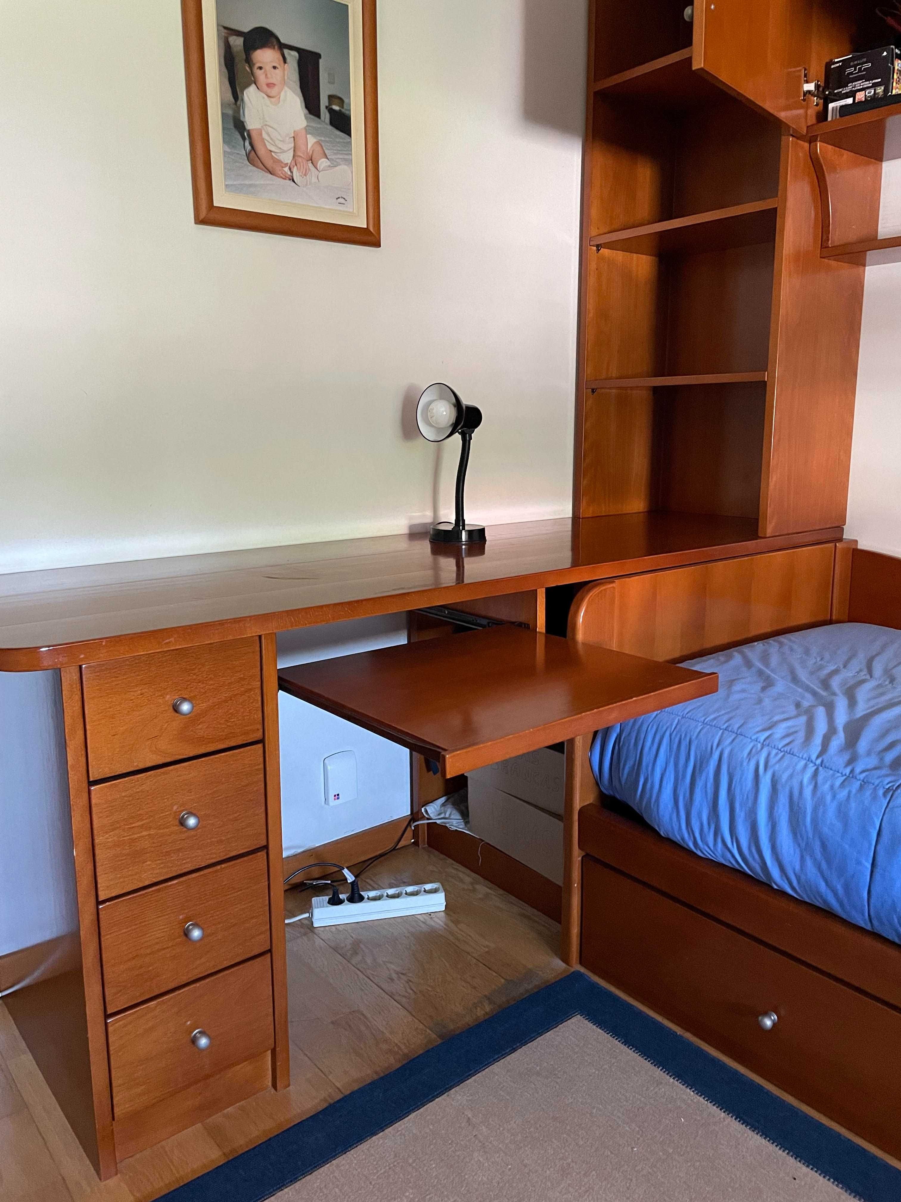Estudio/Mobília para Quarto Completa - Madeira Maciça de Cerejeira