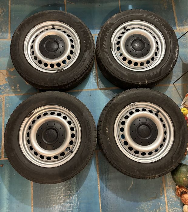 Диски Volkswagen Transporter 5 120 16 на зимовій гумі 216 65 16C