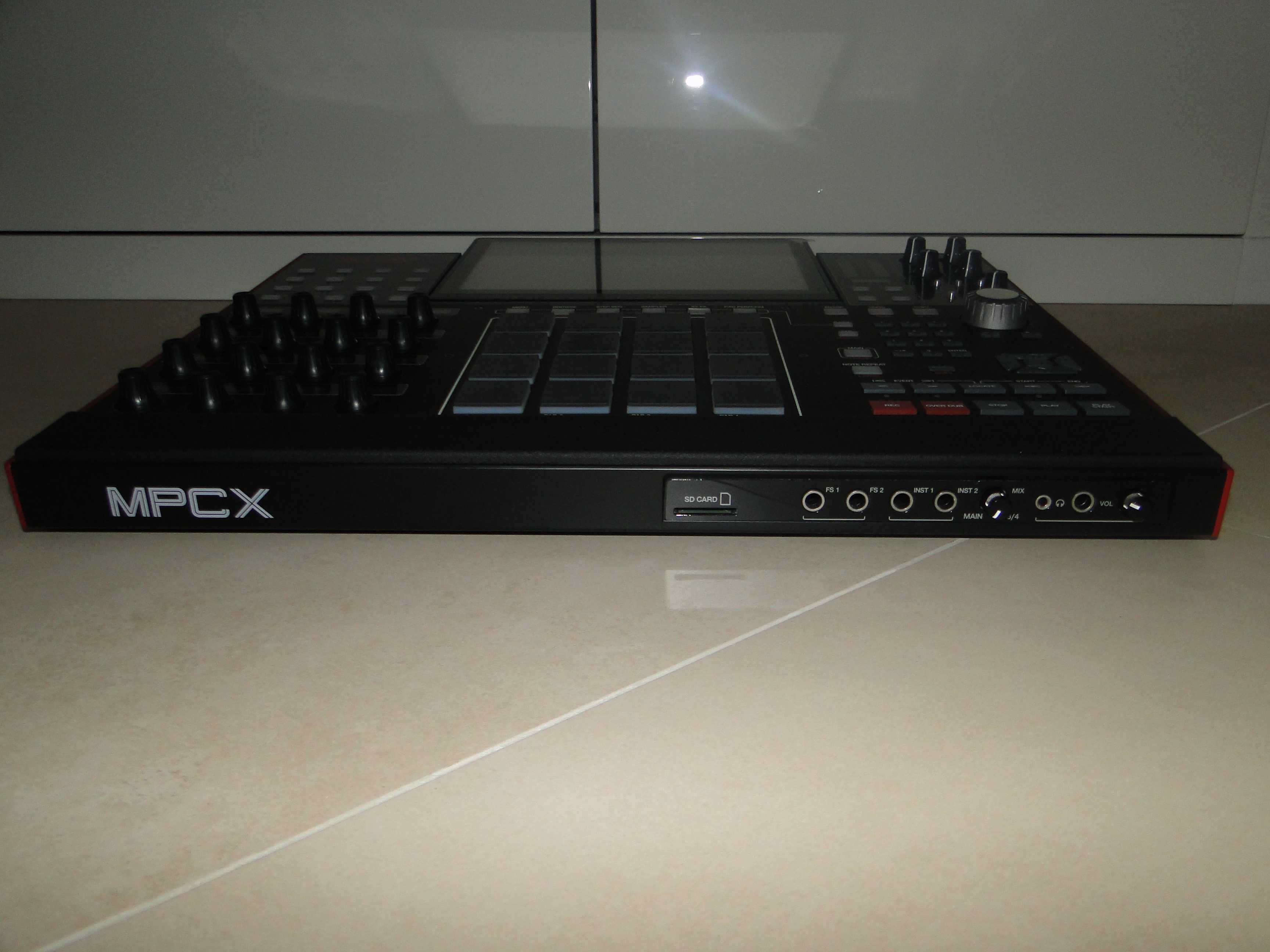 Samodzielna Stacja Robocza MPC Groovebox AKAI PROFESSIONAL MPC X