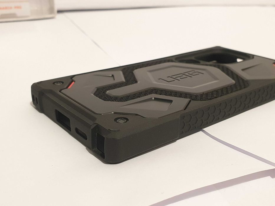 UAG Monarch PRO etui pancerne SAMSUNG S24 ULTRA kevlar czarne plecki
