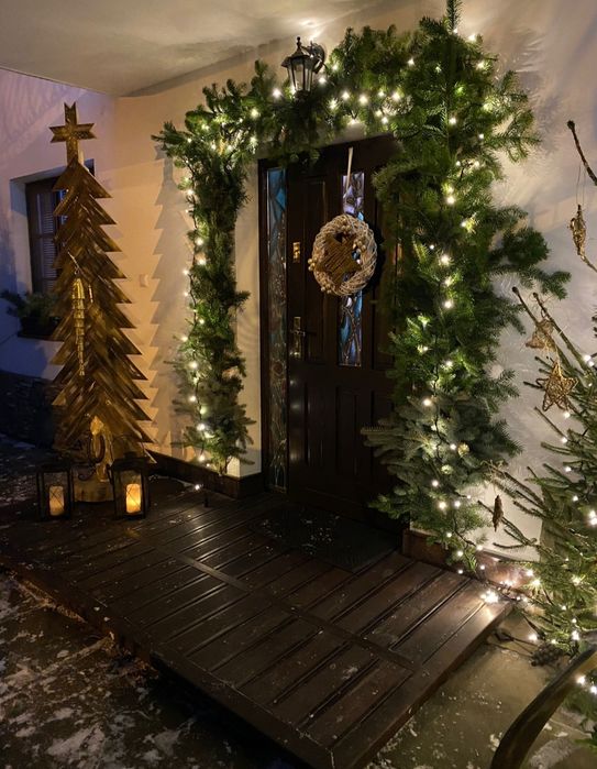 Drewniana Choinka Świąteczna- minimalistyczna i ręcznie robiona