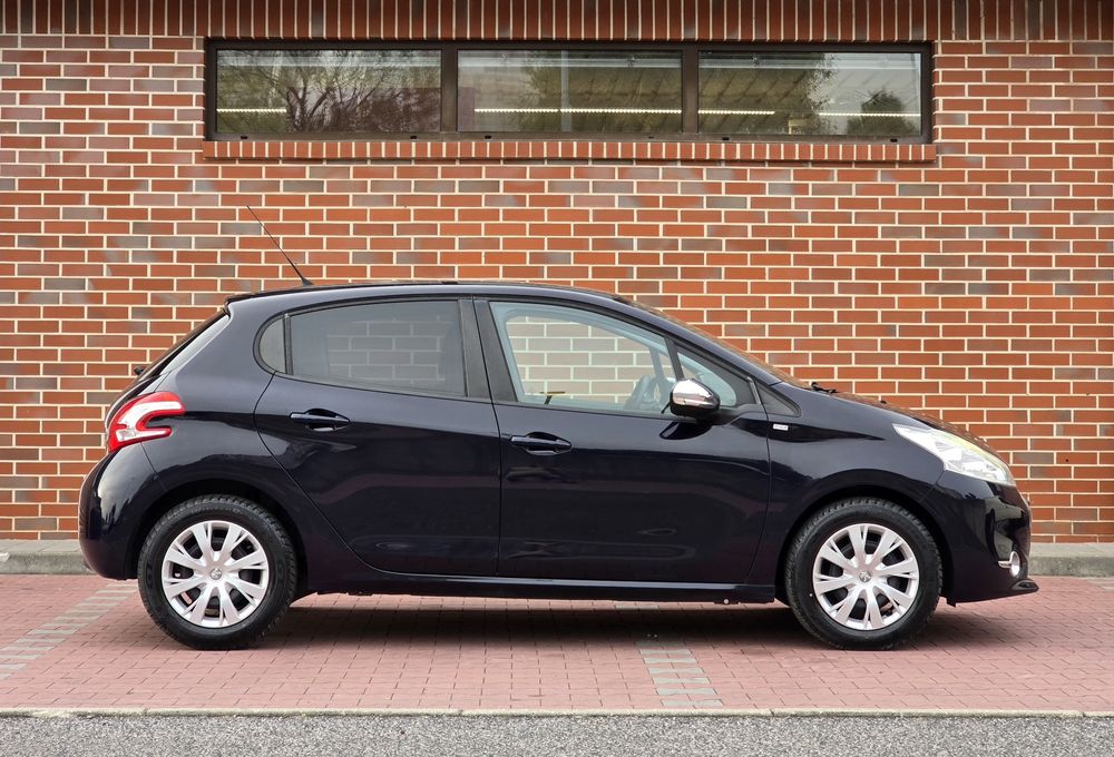 Peugeot 208 1.2 Puretech | Versão Style | 90.000KM