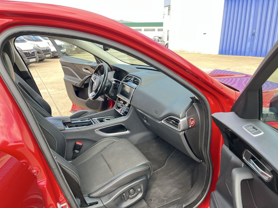 Jaguar F-Pace R-Sport 2.0 - 180cv – 2016 – Impecável!