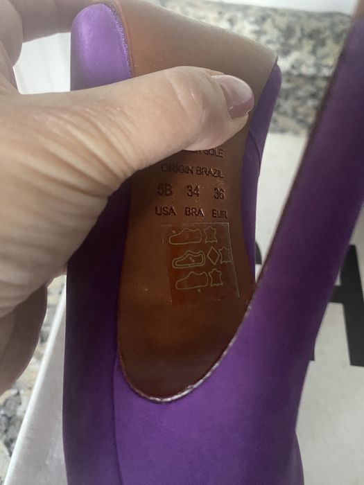 Sapatos/Stiletos roxos Schutz