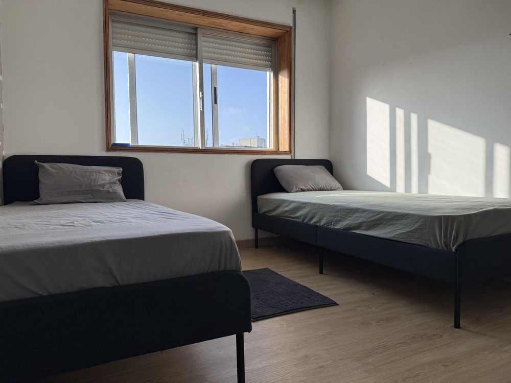 Quarto Para Arrendar Em Vila Nova De Gaia - Para Partilhar