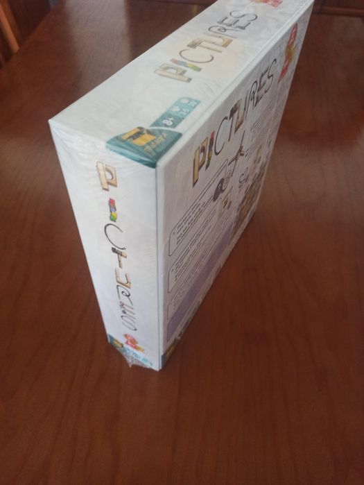 Jogo de tabuleiro Pictures NOVO SELADO