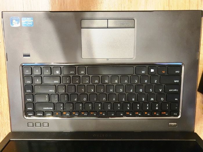 Dell 3560 I7/HDD 320GB/8 GB RAM/RADEON HD 7670M 1GB