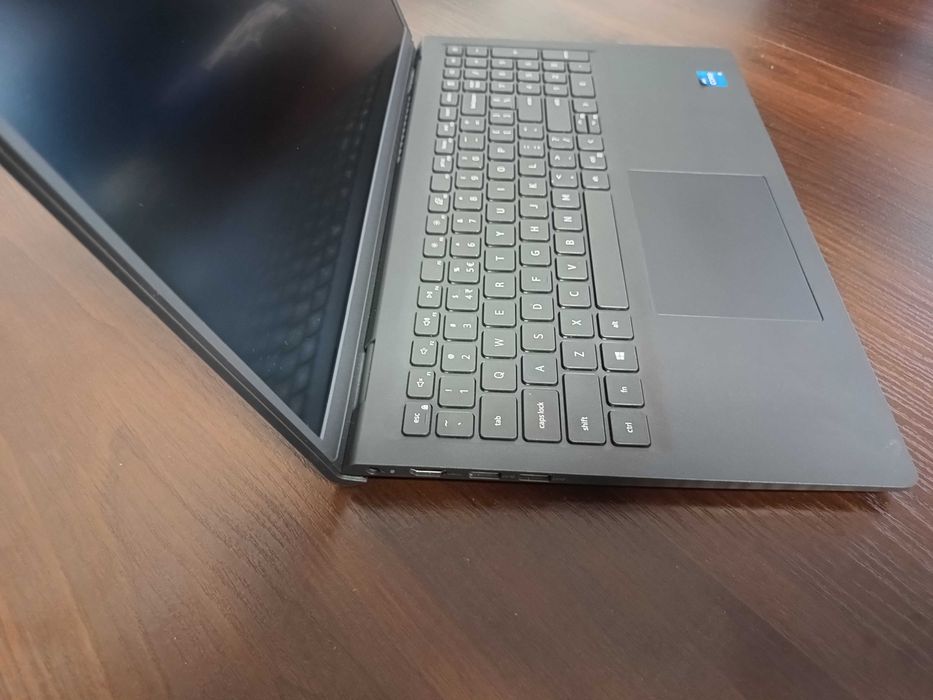 DELL Inspiron 15 3511 Intel i5 2.40GHz 8GB SSD M.2 512GB Win 11 Home