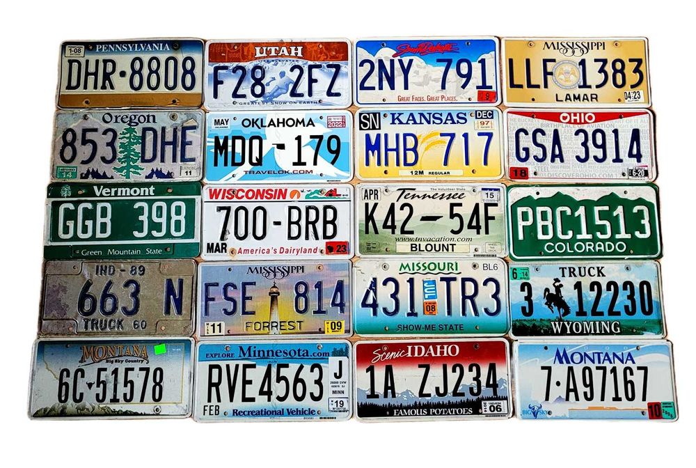 20 oryginalnych tablic rejestracyjnych z USA