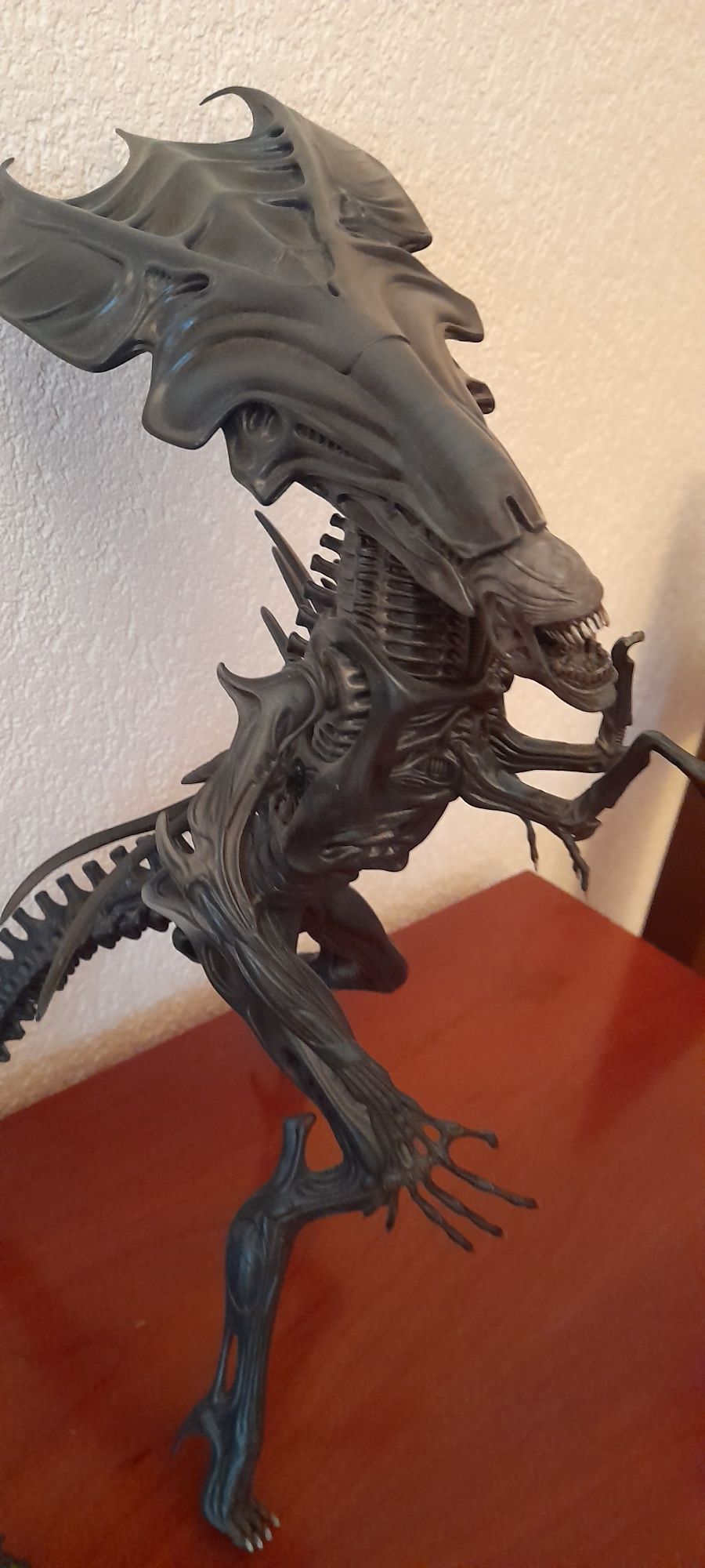 Aliens alien queen side show collectibles RARO HOT TOYs