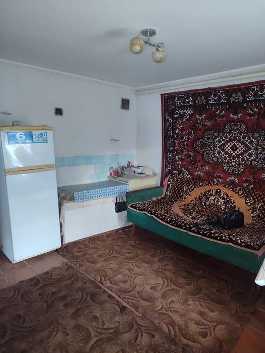 Продам будинок біля гімназії 1.   0 9 5 3901053