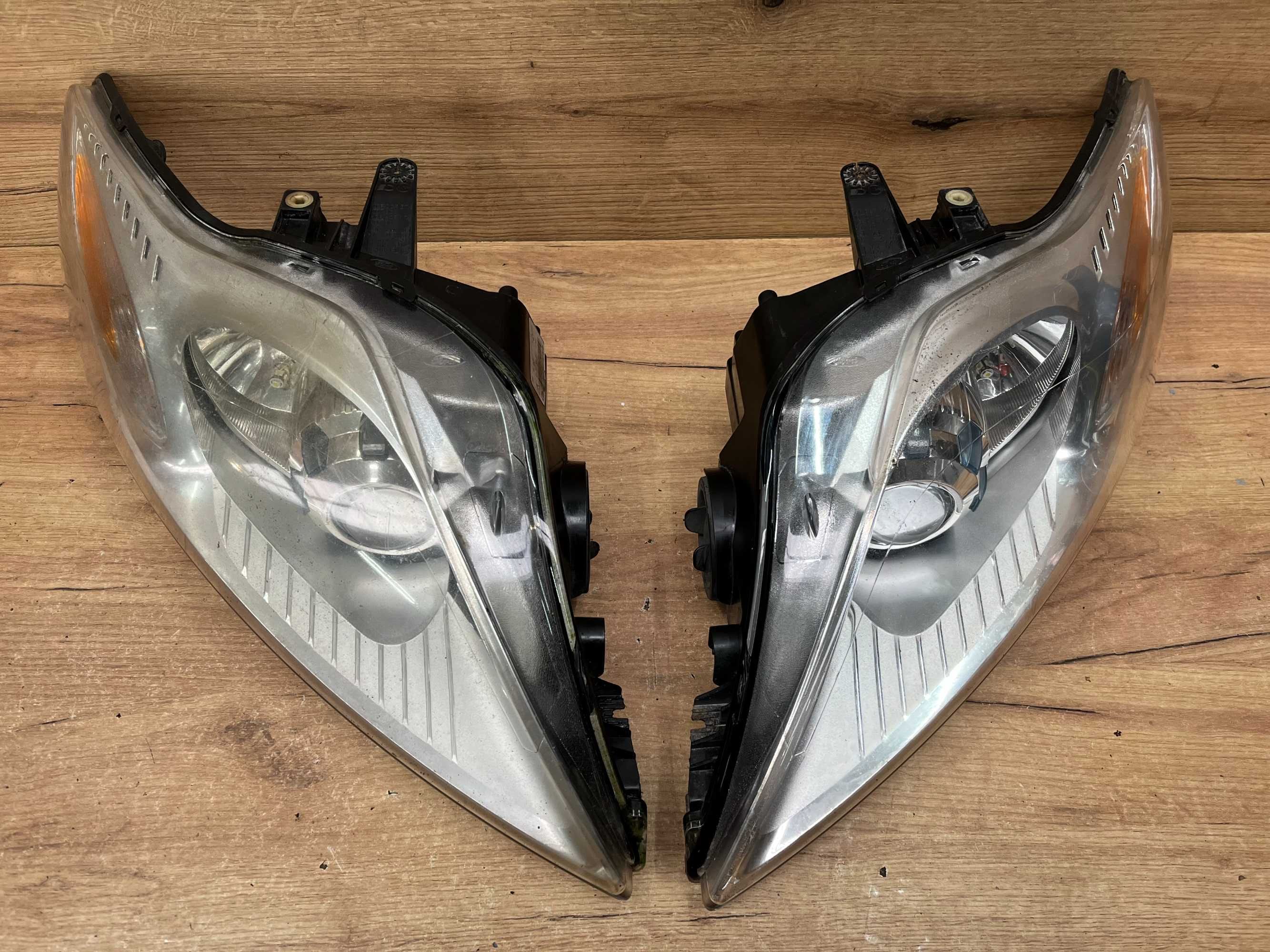 Lampa/reflektor przedni lewy prawy Ford Mondeo Mk4 Xenon