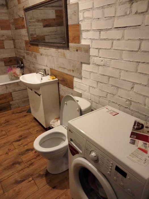 Здам кімнату на підселення в центрі міста для дівчат.