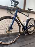 Giant Revolt Advanced gravel rama karbon DT Swiss shimano grx